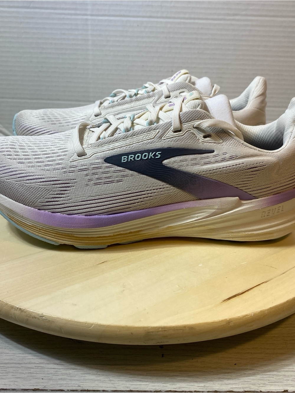 Brooks Revel 6 Women's Running Shoes Size 9 Medium B cream Purple 1204561B160 - Picture 4 of 11